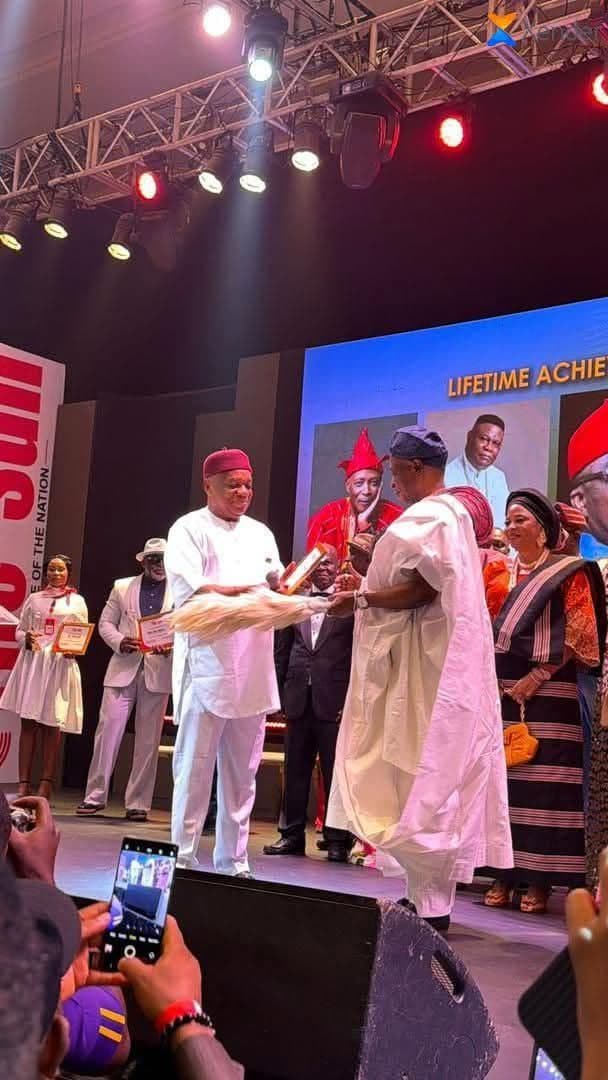 Olubadan shines at THE SUN`s Award night